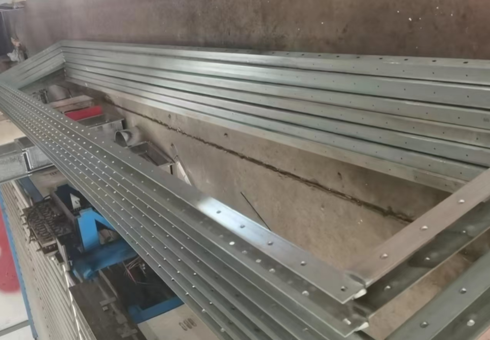 江西消防排烟工程：角铁法兰风管工艺-2